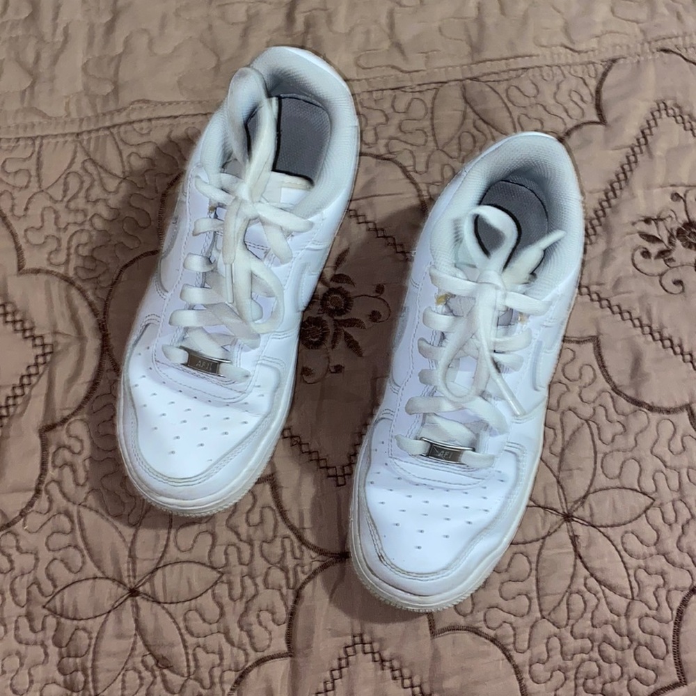 white air forces shoes/sneakers women